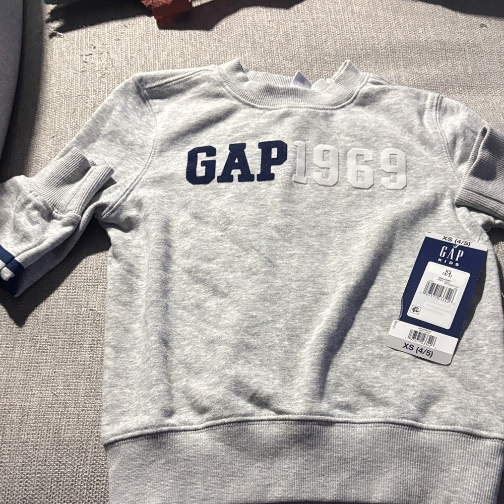 GAP Heather Gray Logo Sweatshirt